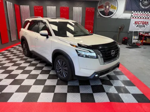White 2023 Nissan Pathfinder SL 4dr SUV for sale in Lake Orion, MI