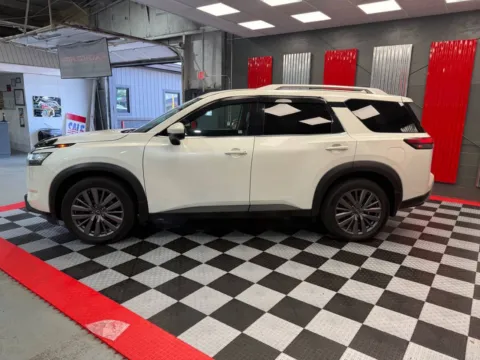 More photos of 2023 Nissan Pathfinder SL 4dr SUV at Victory Motors Lake Orion, MI