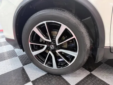 More photos of 2020 Nissan Rogue SL AWD 4dr Crossover at Victory Motors Lake Orion, MI