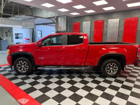 More photos of 2016 GMC Canyon SLE 4x4 4dr Crew Cab 5 ft. SB at Victory Motors Lake Orion, MI