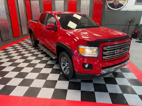 Red 2016 GMC Canyon SLE 4x4 4dr Crew Cab 5 ft. SB for sale in Lake Orion, MI