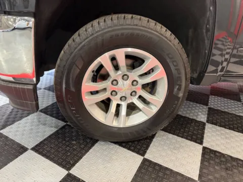 More photos of 2019 Chevrolet Silverado 1500 LD LT 4x4 4dr Double Cab 6.5 ft. SB at Victory Motors Lake Orion, MI