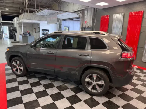 More photos of 2019 Jeep Cherokee Limited 4x4 4dr SUV at Victory Motors Lake Orion, MI