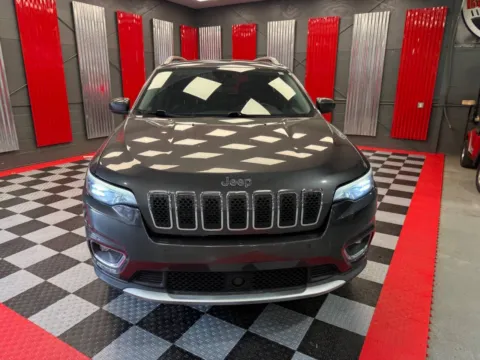 Photos of 2019 Jeep Cherokee Limited 4x4 4dr SUV for sale in Lake Orion, MI at Victory Motors Lake Orion