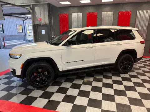 More photos of 2024 Jeep Grand Cherokee L Limited 4x4 4dr SUV at Victory Motors Lake Orion, MI