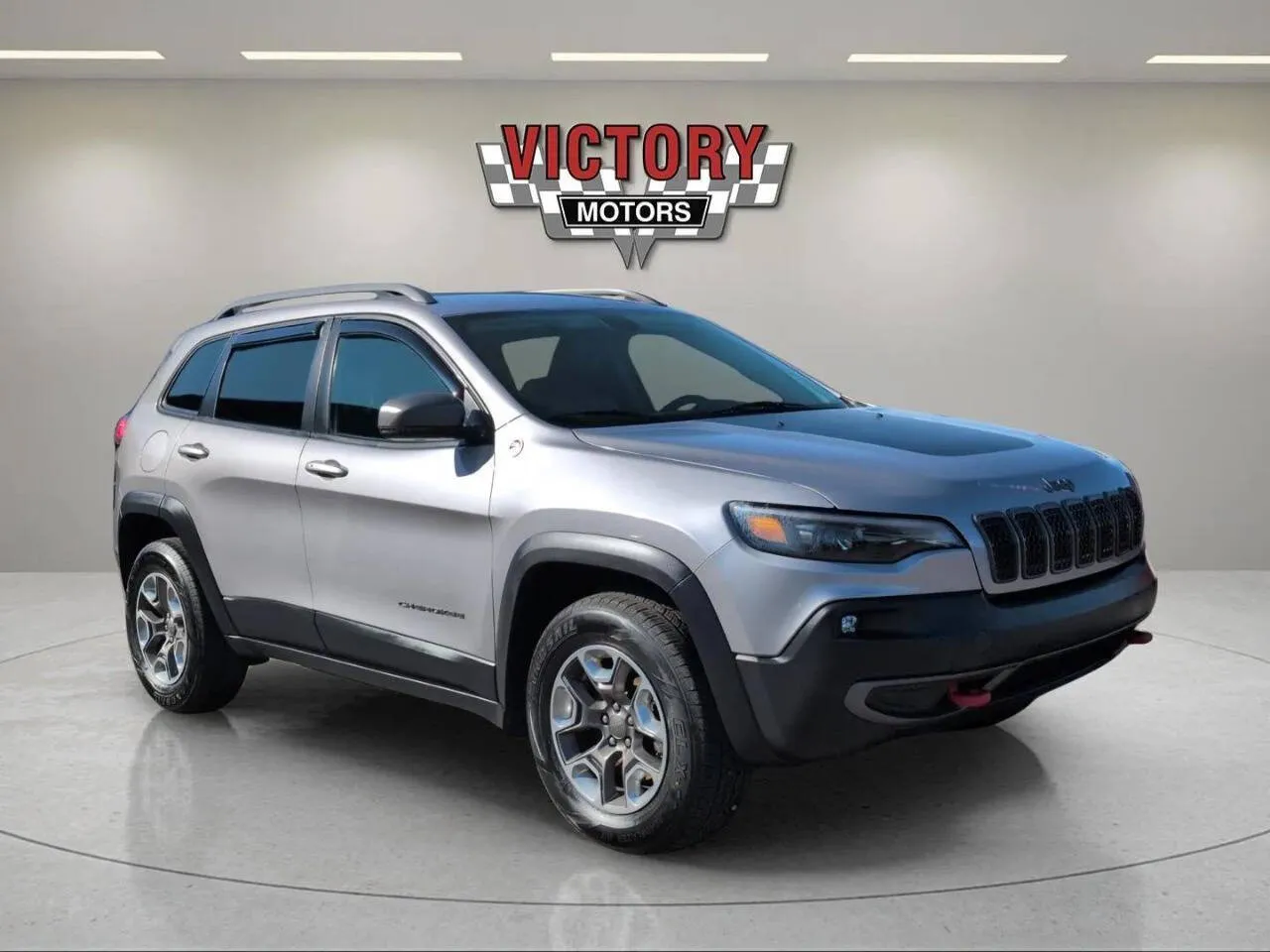 Gray 2019 Jeep Cherokee Trailhawk 4x4 4dr SUV for sale in Lake Orion, MI