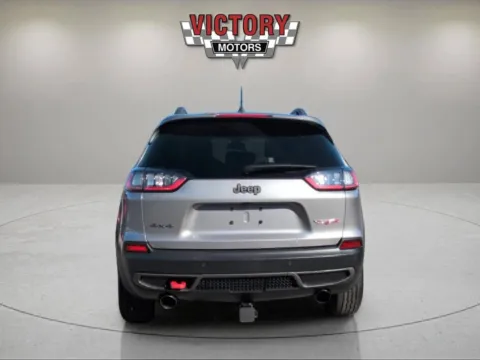 More photos of 2019 Jeep Cherokee Trailhawk 4x4 4dr SUV at Victory Motors Lake Orion, MI