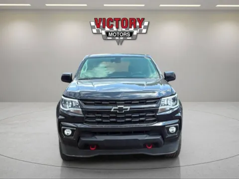 Photos of 2021 Chevrolet Colorado LT 4x4 4dr Crew Cab 5 ft. SB for sale in Lake Orion, MI at Victory Motors Lake Orion