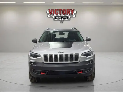 Photos of 2019 Jeep Cherokee Trailhawk 4x4 4dr SUV for sale in Lake Orion, MI at Victory Motors Lake Orion