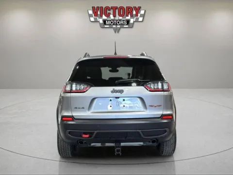 More photos of 2019 Jeep Cherokee Trailhawk 4x4 4dr SUV at Victory Motors Lake Orion, MI
