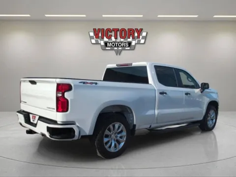 More photos of 2021 Chevrolet Silverado 1500 Custom 4x4 4dr Crew Cab 6.6 ft. SB at Victory Motors Lake Orion, MI