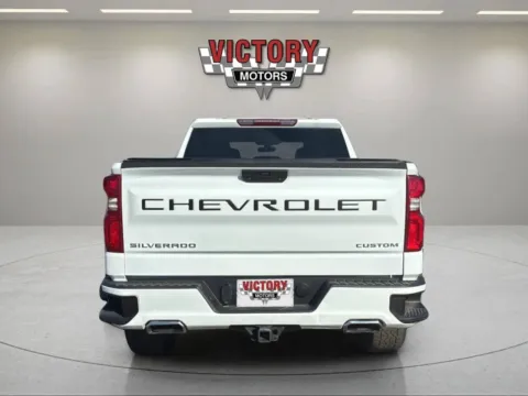More photos of 2021 Chevrolet Silverado 1500 Custom 4x4 4dr Crew Cab 6.6 ft. SB at Victory Motors Lake Orion, MI
