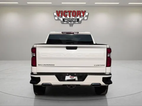 More photos of 2021 Chevrolet Silverado 1500 Custom 4x4 4dr Crew Cab 6.6 ft. SB at Victory Motors Lake Orion, MI