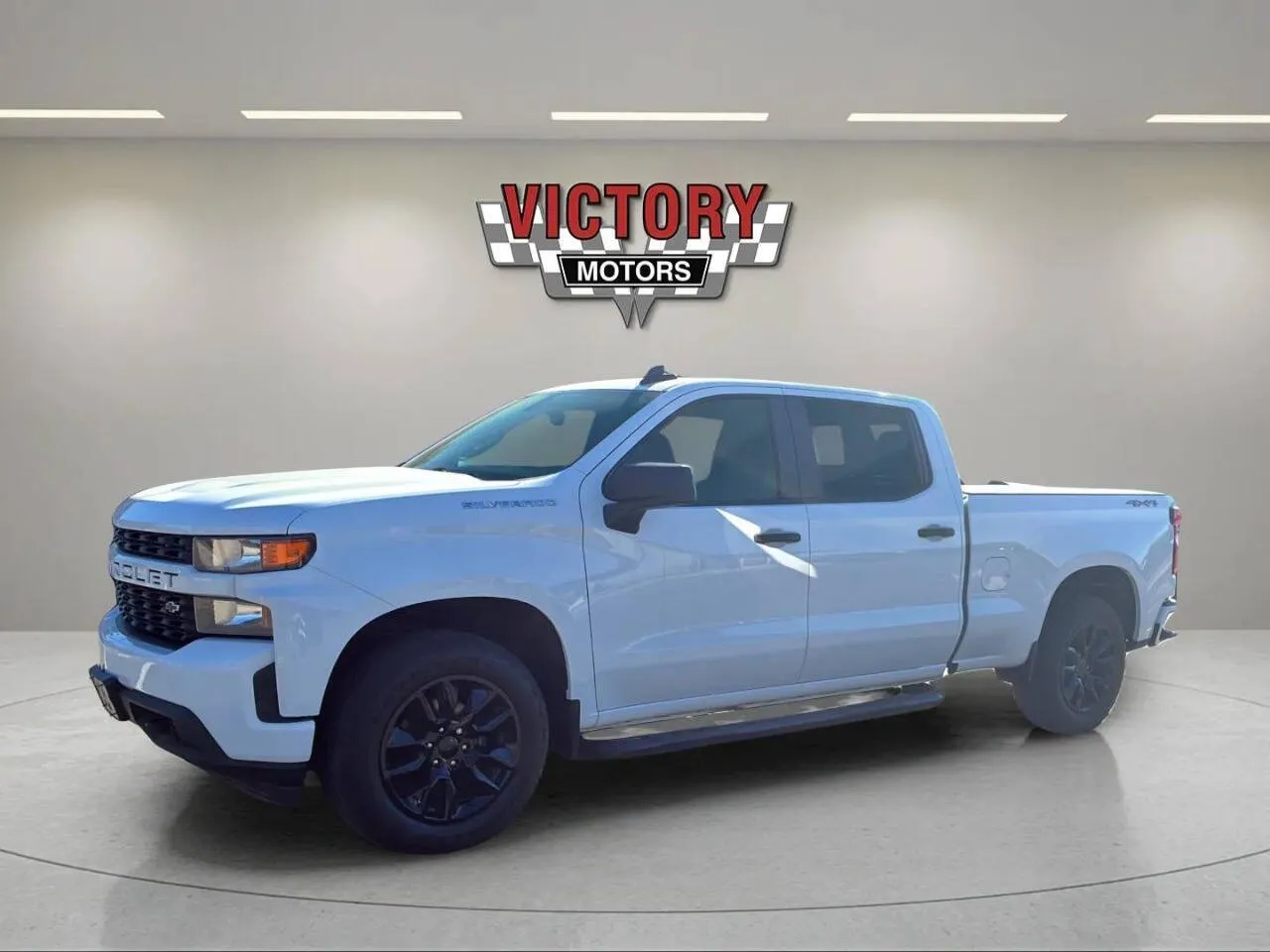 White 2021 Chevrolet Silverado 1500 Custom 4x4 4dr Crew Cab 6.6 ft. SB for sale in Lake Orion, MI