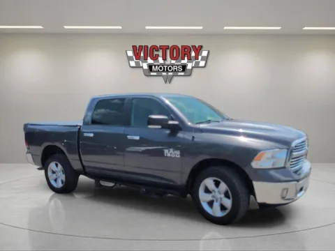 Gray 2017 RAM 1500 Big Horn 4x4 4dr Crew Cab 5.5 ft. SB Pickup for sale in Lake Orion, MI