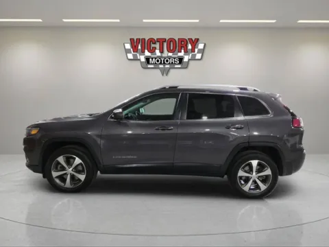 Photos of 2020 Jeep Cherokee Limited 4x4 4dr SUV for sale in Lake Orion, MI at Victory Motors Lake Orion