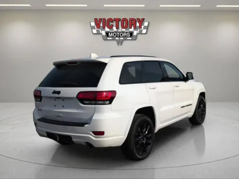 More photos of 2022 Jeep Grand Cherokee WK Laredo E 4x4 4dr SUV at Victory Motors Lake Orion, MI