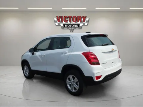 More photos of 2022 Chevrolet Trax LS AWD 4dr Crossover at Victory Motors Lake Orion, MI