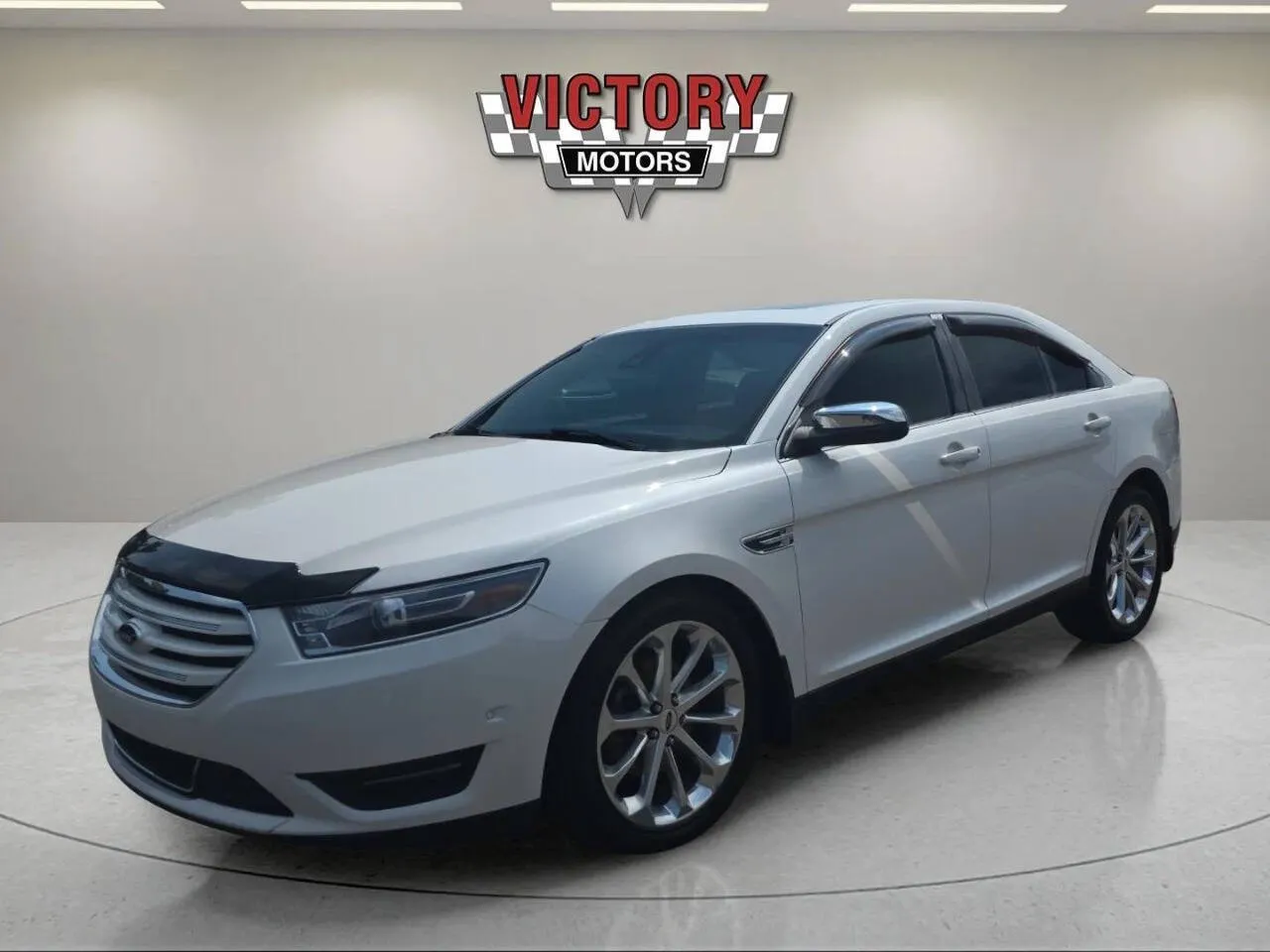 White 2018 Ford Taurus Limited AWD 4dr Sedan for sale in Lake Orion, MI