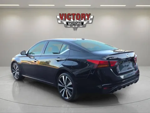 Another view of 2022 Nissan Altima 2.5 Platinum AWD 4dr Sedan for sale in Lake Orion, MI at Victory Motors Lake Orion
