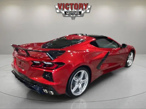 More photos of 2021 Chevrolet Corvette Stingray 2dr Coupe w/2LT at Victory Motors Lake Orion, MI