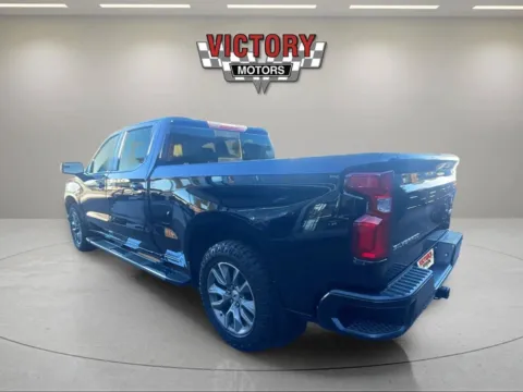 Another view of 2021 Chevrolet Silverado 1500 RST 4x4 4dr Crew Cab 6.6 ft. SB for sale in Lake Orion, MI at Victory Motors Lake Orion