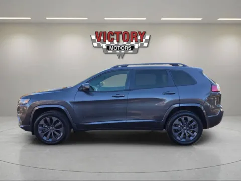 Photos of 2019 Jeep Cherokee Limited 4x4 4dr SUV for sale in Lake Orion, MI at Victory Motors Lake Orion