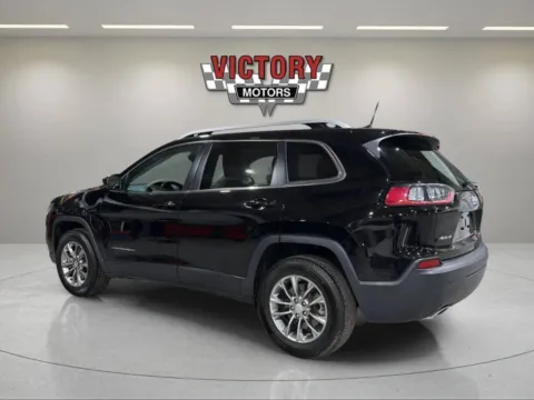 Another view of 2021 Jeep Cherokee Latitude Lux 4x4 4dr SUV for sale in Lake Orion, MI at Victory Motors Lake Orion
