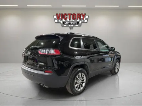 More photos of 2021 Jeep Cherokee Latitude Lux 4x4 4dr SUV at Victory Motors Lake Orion, MI