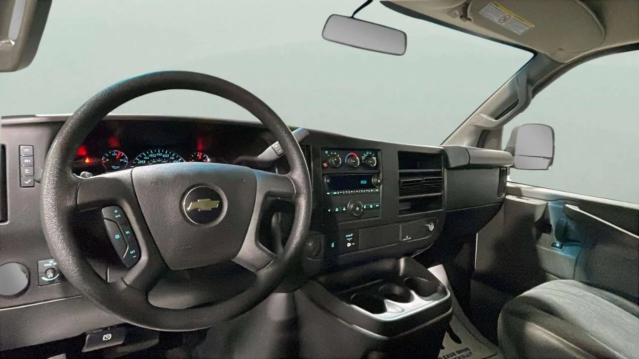 2024 Chevrolet Express Cargo Work Van - Photo 10