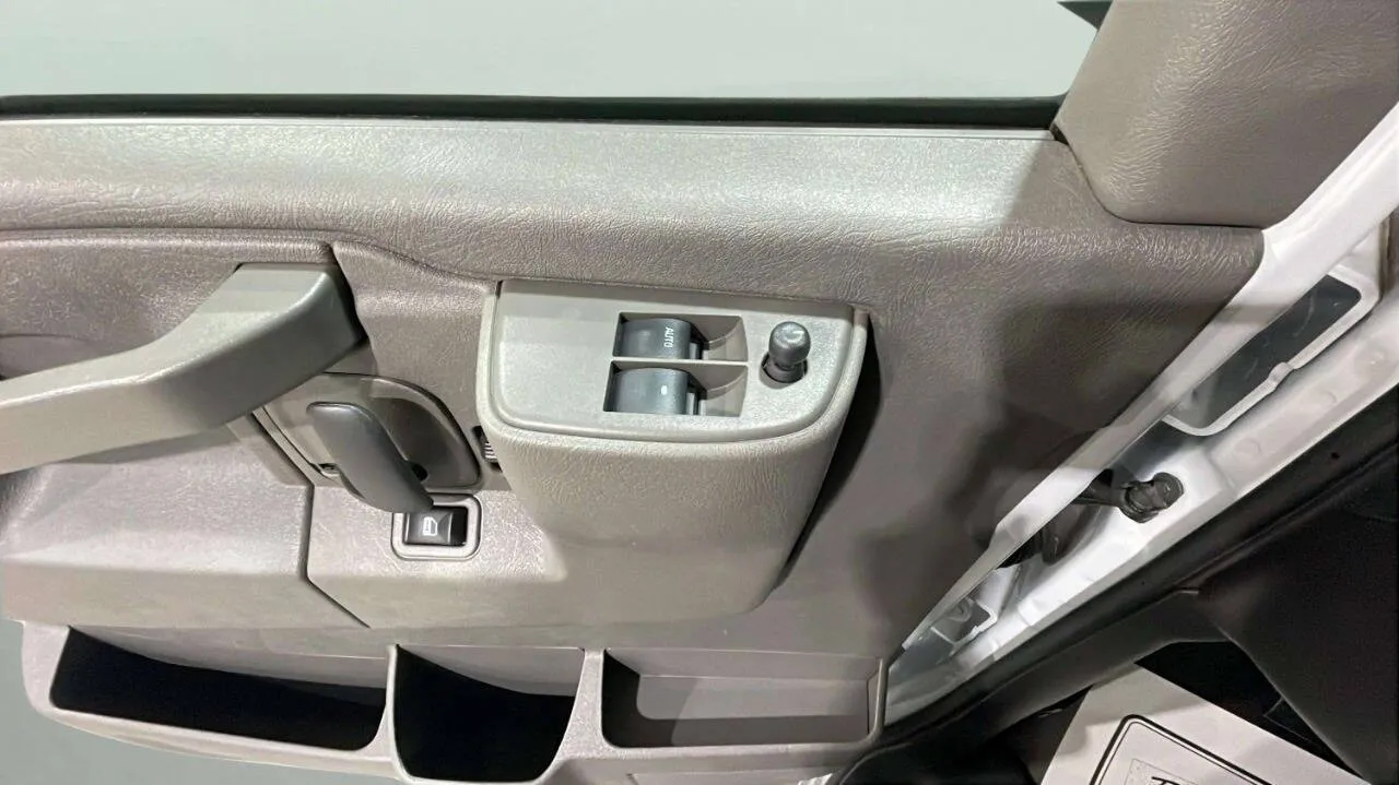 2024 Chevrolet Express Cargo Work Van - Photo 14