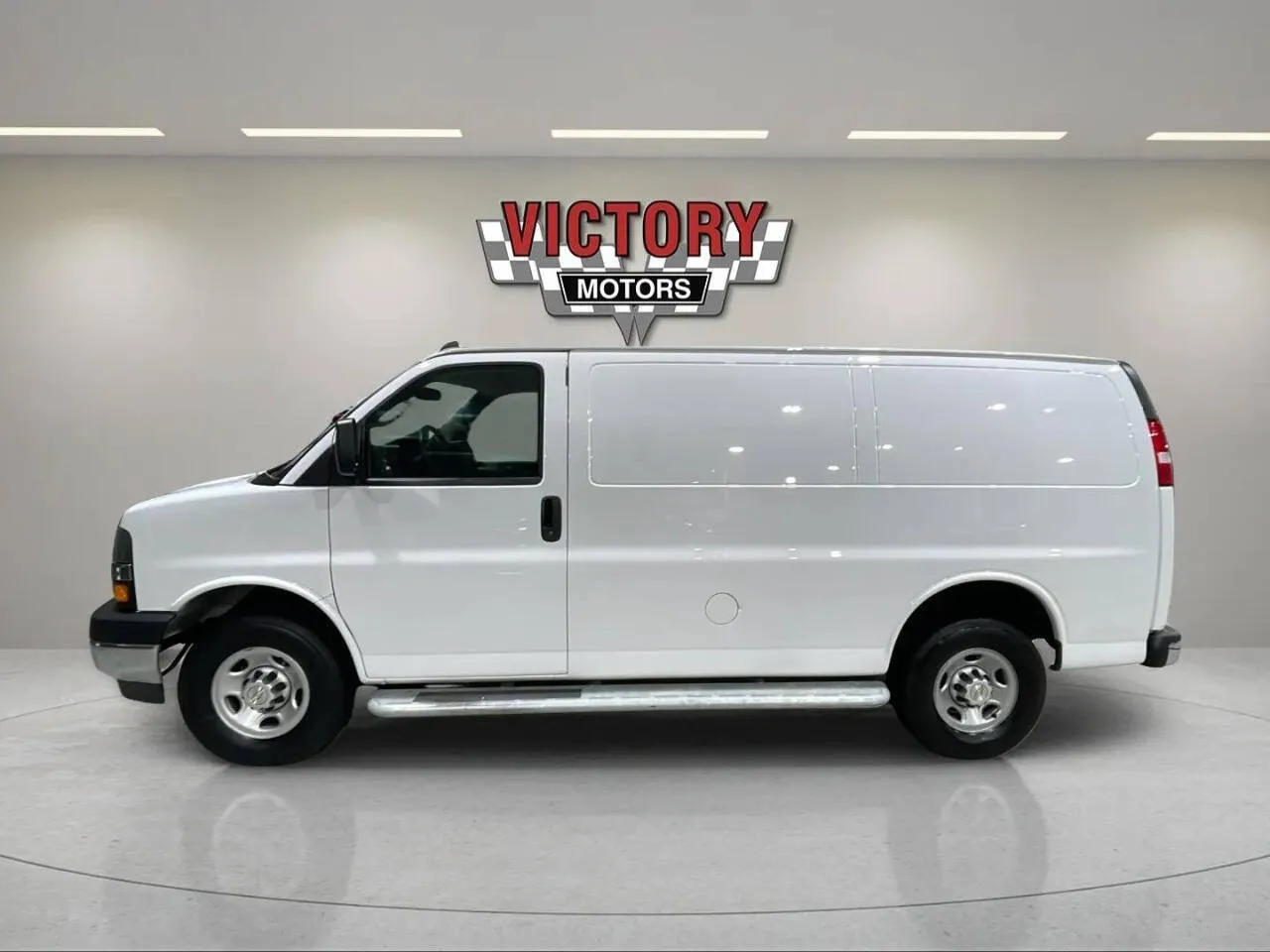 2024 Chevrolet Express Cargo Work Van - Photo 6