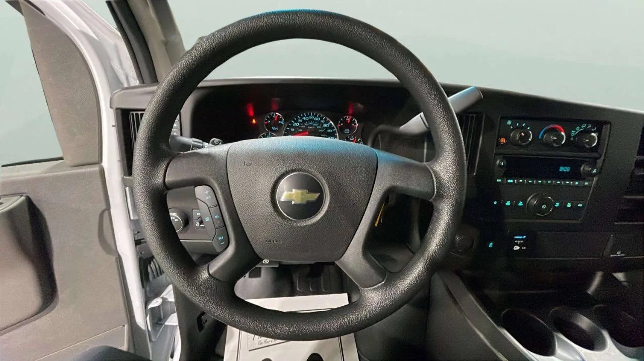 2024 Chevrolet Express Cargo Work Van - Photo 12