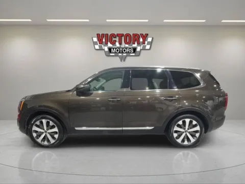 More photos of 2021 Kia Telluride EX AWD 4dr SUV at Victory Motors Chesterfield, MI
