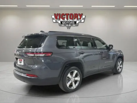 Another view of 2021 Jeep Grand Cherokee L Limited 4x4 4dr SUV for sale in Chesterfield, MI at Victory Motors Chesterfield