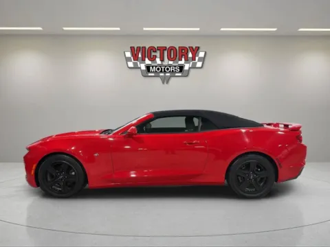 More photos of 2020 Chevrolet Camaro LT 2dr Convertible w/1LT at Victory Motors Chesterfield, MI