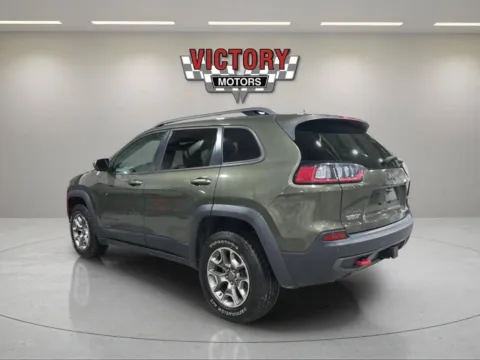 More photos of 2020 Jeep Cherokee Trailhawk 4x4 4dr SUV at Victory Motors Chesterfield, MI