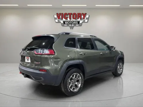 Another view of 2020 Jeep Cherokee Trailhawk 4x4 4dr SUV for sale in Chesterfield, MI at Victory Motors Chesterfield