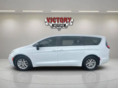 More photos of 2024 Chrysler Pacifica Touring L 4dr Mini Van at Victory Motors Chesterfield, MI