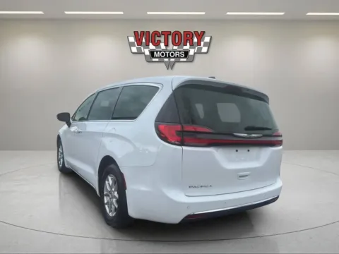 More photos of 2024 Chrysler Pacifica Touring L 4dr Mini Van at Victory Motors Chesterfield, MI