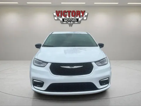 Photos of 2024 Chrysler Pacifica Touring L 4dr Mini Van for sale in Chesterfield, MI at Victory Motors Chesterfield