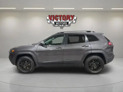 More photos of 2020 Jeep Cherokee Trailhawk 4x4 4dr SUV at Victory Motors Chesterfield, MI