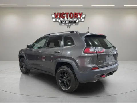 More photos of 2020 Jeep Cherokee Trailhawk 4x4 4dr SUV at Victory Motors Chesterfield, MI