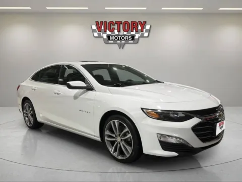 White 2023 Chevrolet Malibu LT 4dr Sedan w/1LT for sale in Chesterfield, MI