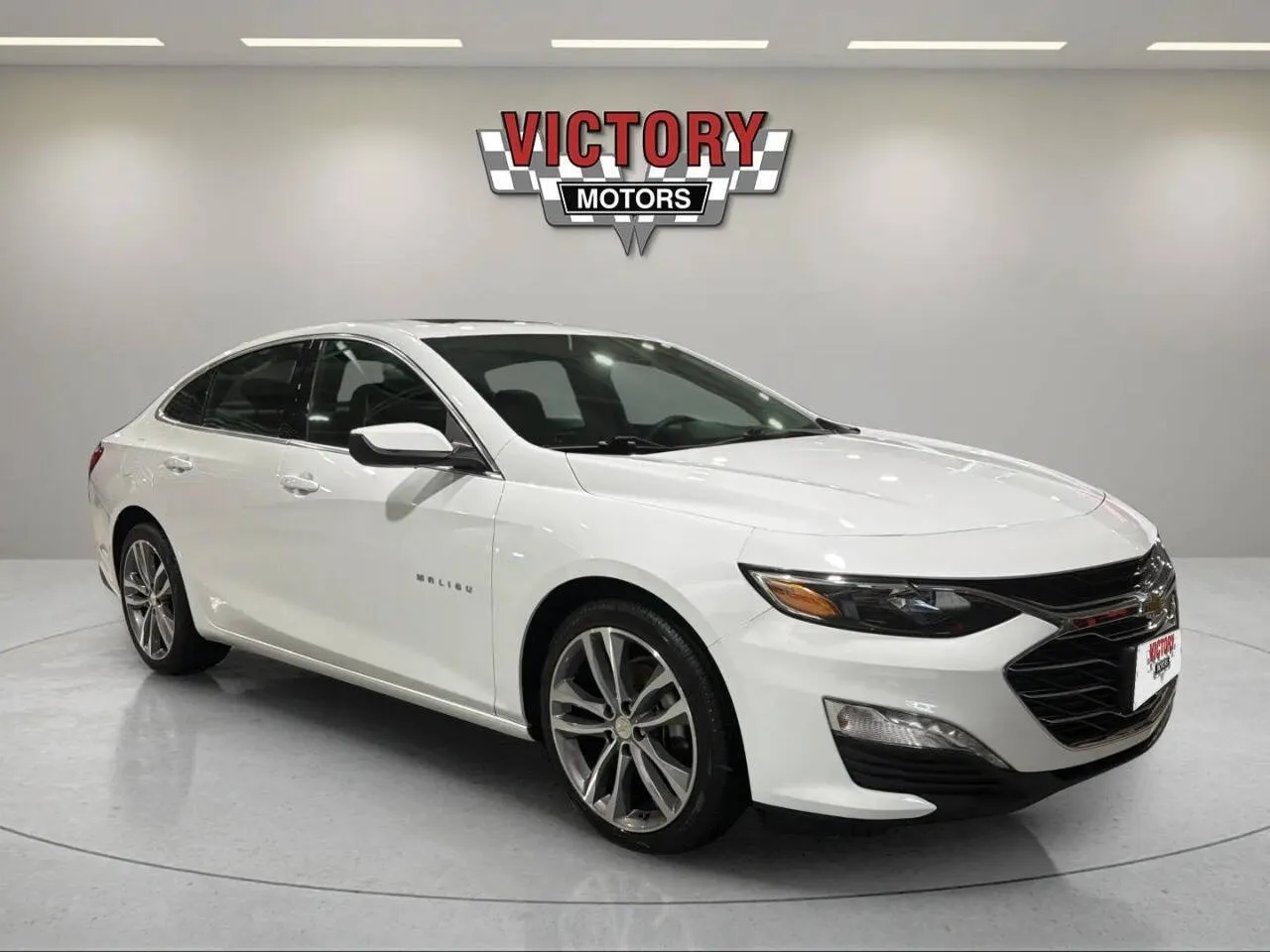 White 2023 Chevrolet Malibu LT 4dr Sedan w/1LT for sale in Chesterfield, MI