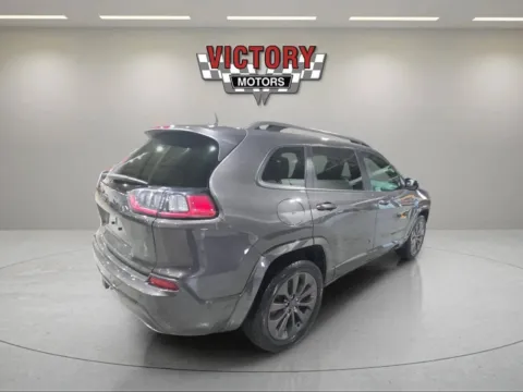 More photos of 2019 Jeep Cherokee Limited 4x4 4dr SUV at Victory Motors Chesterfield, MI