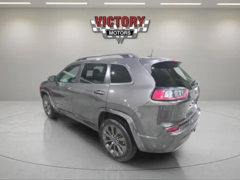 Another view of 2019 Jeep Cherokee Limited 4x4 4dr SUV for sale in Chesterfield, MI at Victory Motors Chesterfield