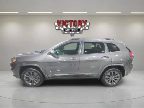 Photos of 2019 Jeep Cherokee Limited 4x4 4dr SUV for sale in Chesterfield, MI at Victory Motors Chesterfield