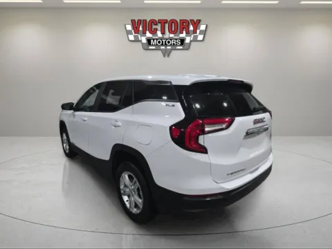 More photos of 2024 GMC Terrain SLE AWD 4dr SUV at Victory Motors Chesterfield, MI