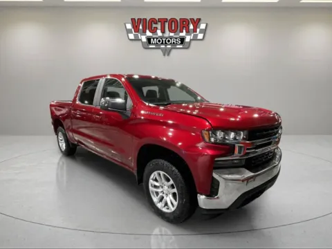 Red 2021 Chevrolet Silverado 1500 LT 4x4 4dr Crew Cab 5.8 ft. SB w/1LT for sale in Chesterfield, MI